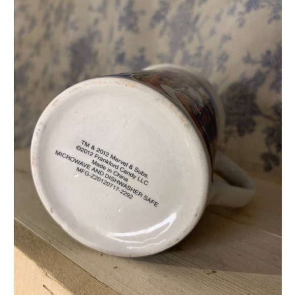 Marvel The Avengers 4" Mug 2012 - Picture 6 of 6